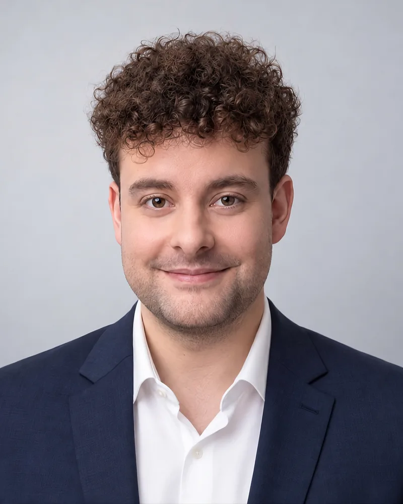 Porträt von Luca Samlidis